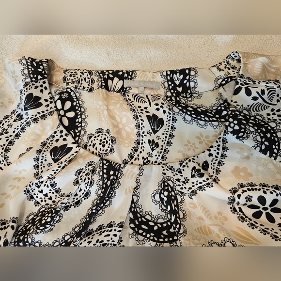 Violent & Claire XL Silky Cream, Tan & Black Paisley Print Round Neck Blouse - Picture 5 of 10